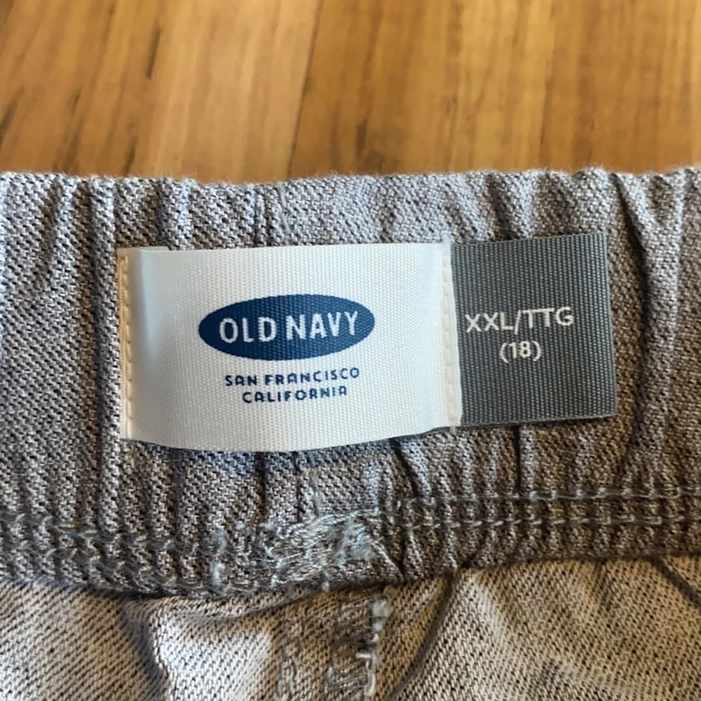 Old Navy Junior boys shorts gray size XXL (18)